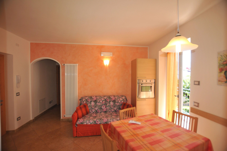 Others 5, Agritur Le Pergolette, Trento