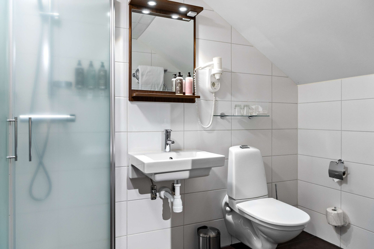 Bathroom 4, Best Western Plus Edward Hotel, Lidköping