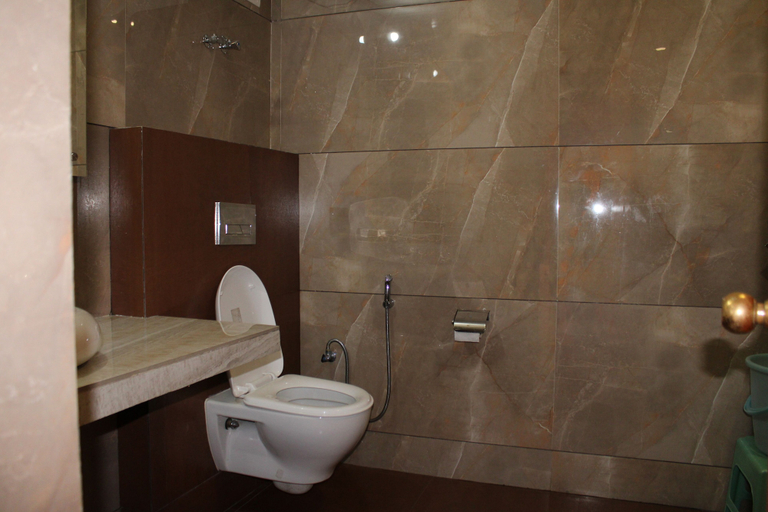 Bathroom 4, Hotel President, Chamba