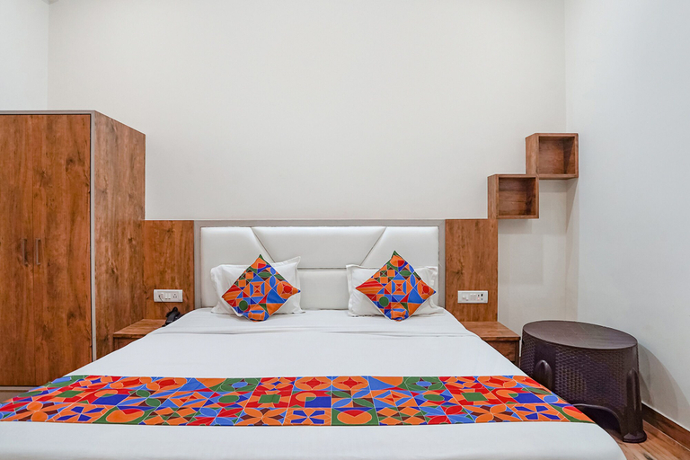 Bedroom 3, FabHotel Sirtaj Suits, Agra