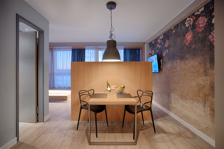 Dining Room 6