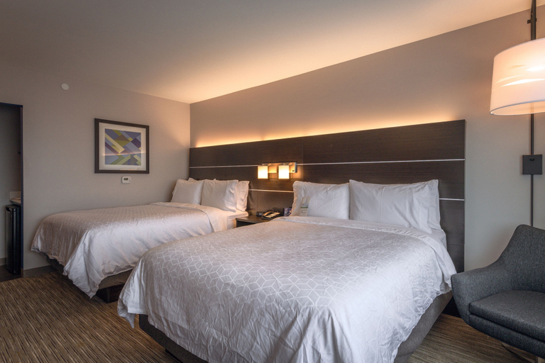 Bedroom 5, Holiday Inn Express & Suites TULSA DOWNTOWN by IHG, Tulsa
