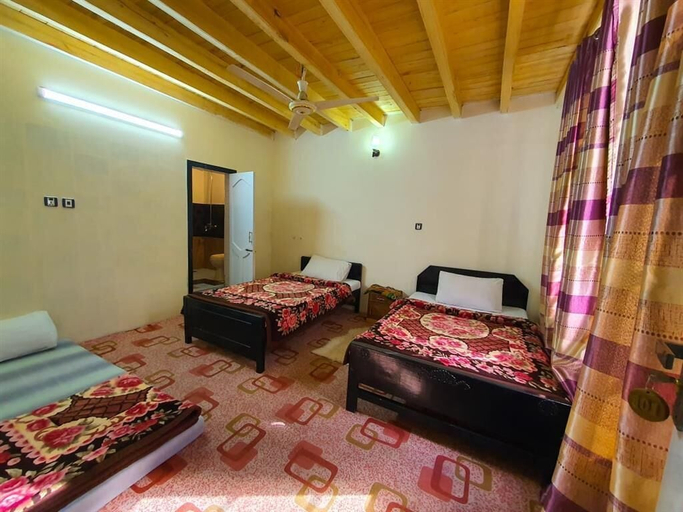 Bedroom 4, Mirza Hotel and Restaurant, Northern Areas