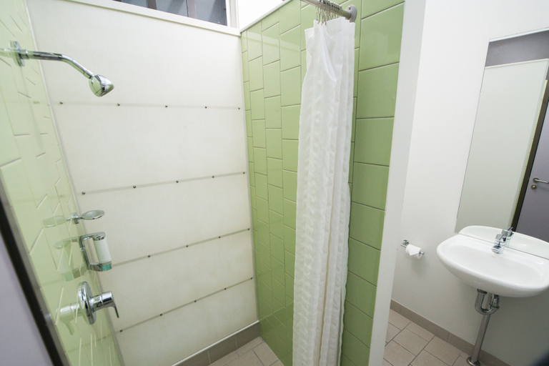 Bathroom 4, Allure Stradbroke Resort, Redland Bal