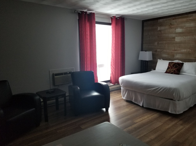 Bedroom 2, Torrent River Inn, Division No. 9