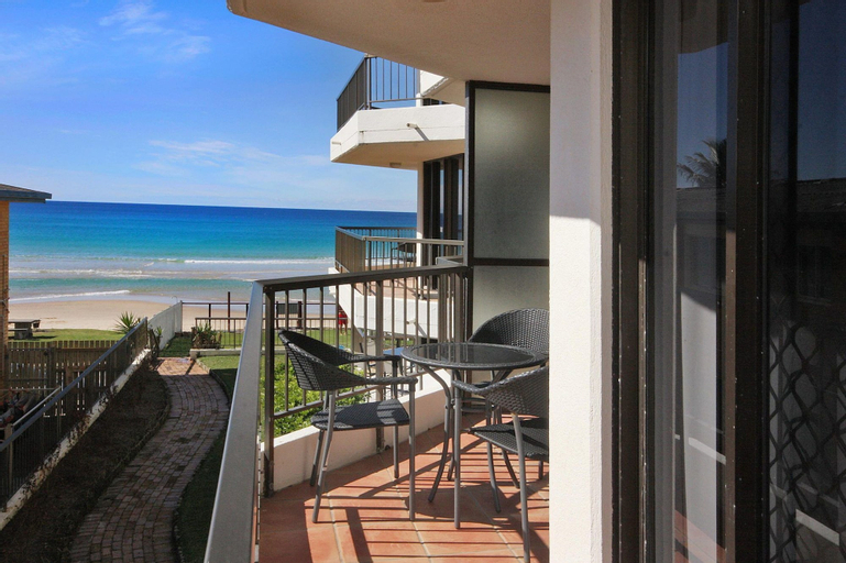 Exterior & Views 5
