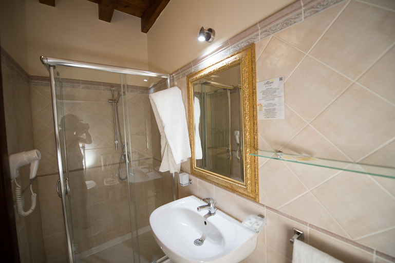 Bathroom 5, Hotel Aliai, Agrigento