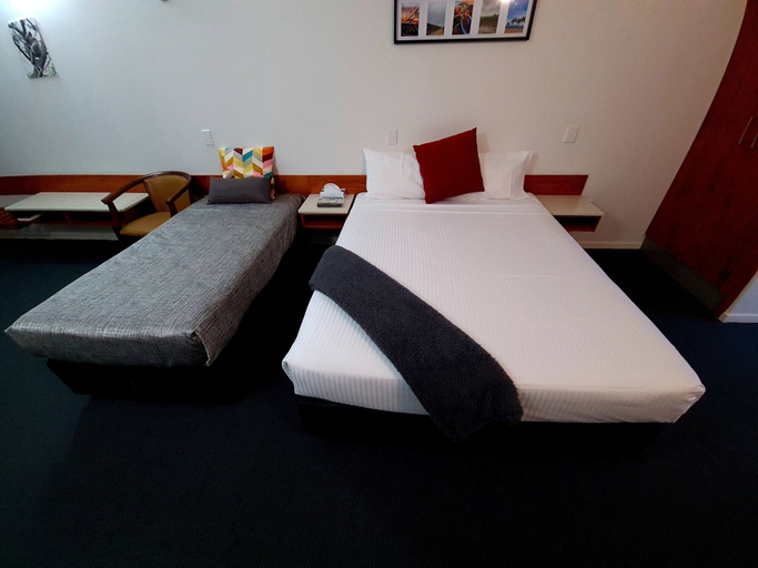Bedroom 2, Ayr Travellers Motel, Burdekin