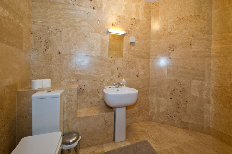 Bathroom 4, Moorepark West House