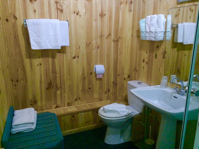 Bathroom 4, Hôtel Beauséjour, Alpes-de-Haute-Provence