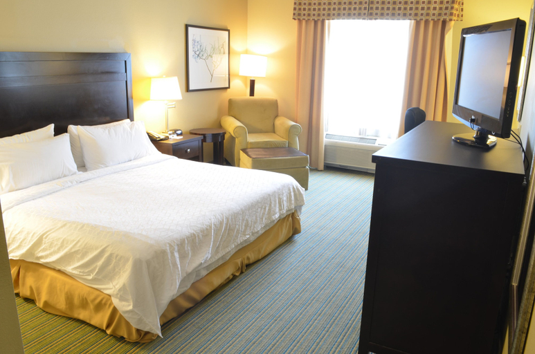 Bedroom 5, Holiday Inn Express WATERLOO-CEDAR FALLS by IHG, Black Hawk