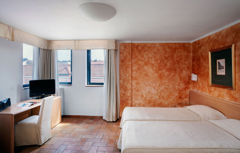 Bedroom 2, Hotel Roma Prague, Praha 1