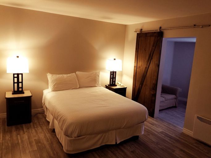 Bedroom 2, Torrent River Inn, Division No. 9