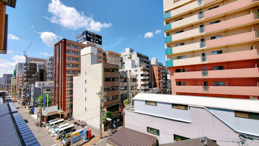 Exterior & Views 14
