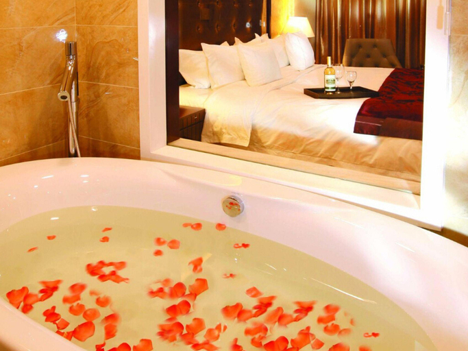 Bathroom, Dalian Southern Airline Pearl Hotel, Dalian