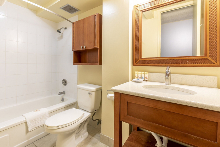 Bathroom 4, Pacific Monarch Hotel, Honolulu