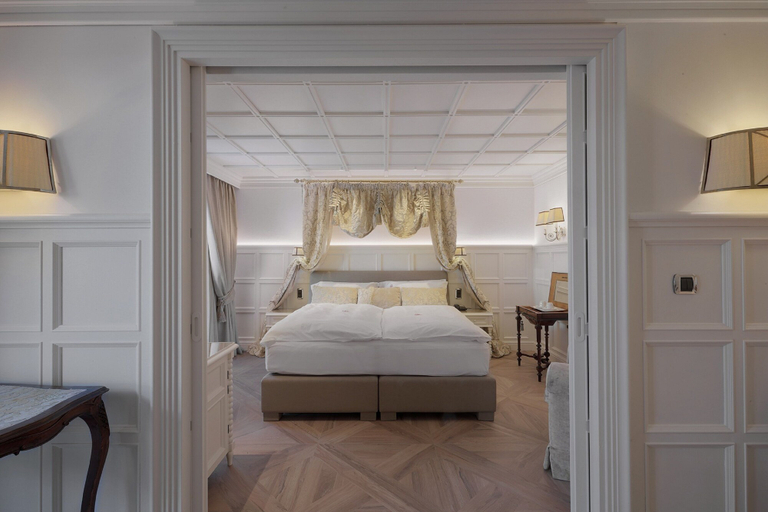 Bedroom 3, Grand Hôtel Des Alpes, Haute-Savoie