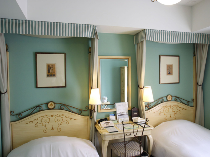 Bedroom 12