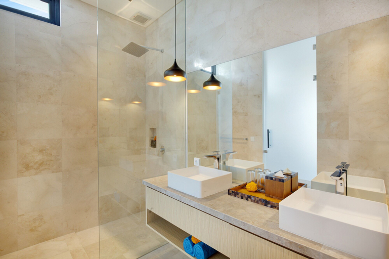 Bathroom 26