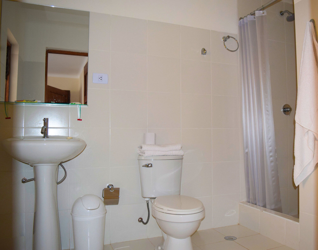 Bathroom 4, El Andariego, Cusco