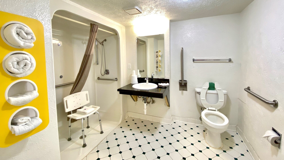 Bathroom 5, Motel 6 Beaumont, TX, Jefferson