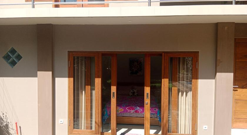 Rumah Bambu Batulayar, Lombok