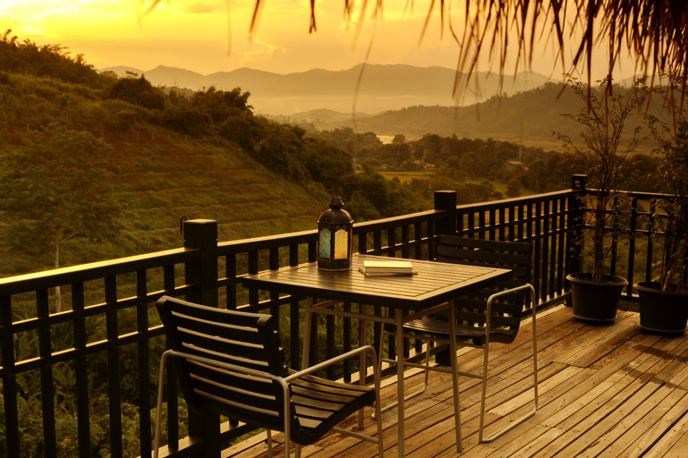 Exterior & Views 9