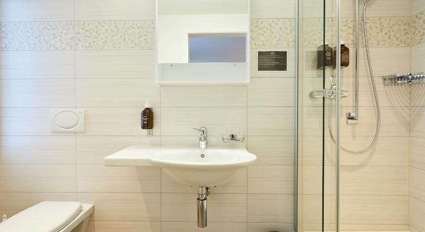 Bedroom 3, Italian Lifestyle Hotel & Osteria Chartreuse, Thun