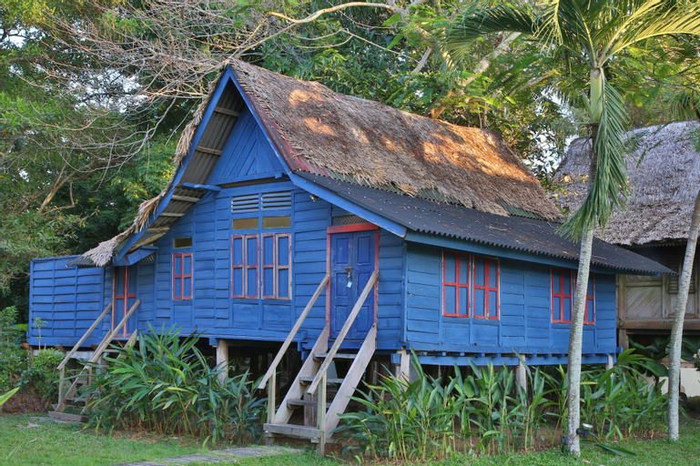 Exterior & Views 7