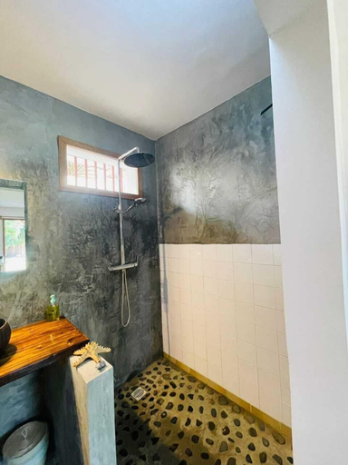 Bathroom, L'Ylang Ylang Auberge Ambatoloaka, Diana