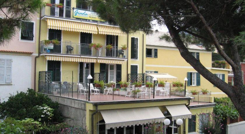 Giada, Genova