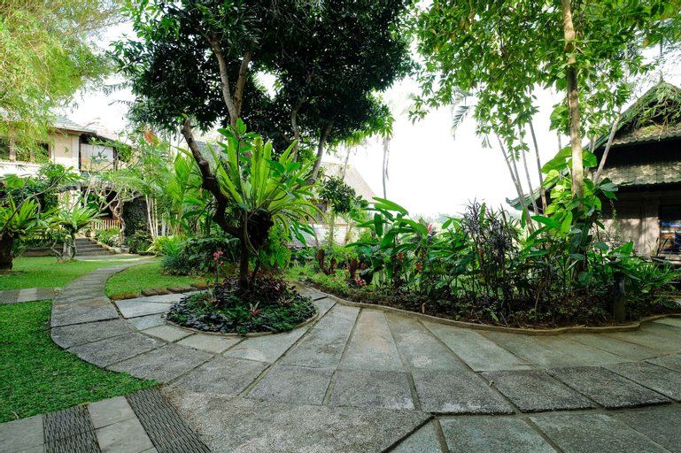 Exterior & Views 4