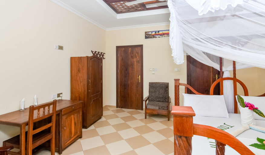 Bedroom 4, Ifa Beach Resort, Kusini