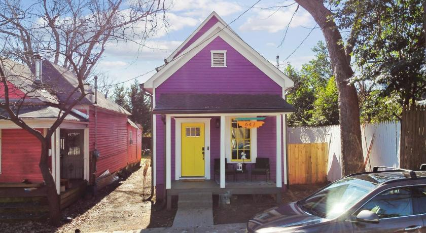 Holland's Hideaway, Fulton