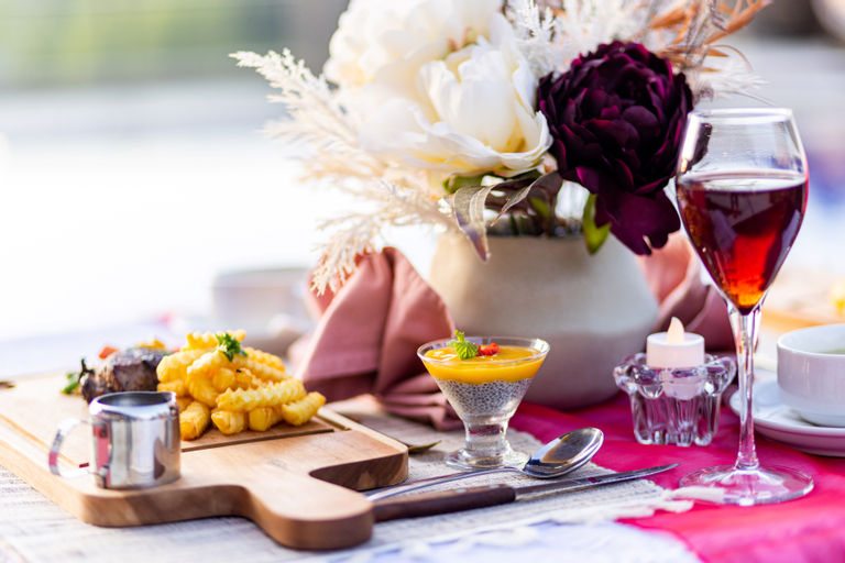 Food & Drinks 15