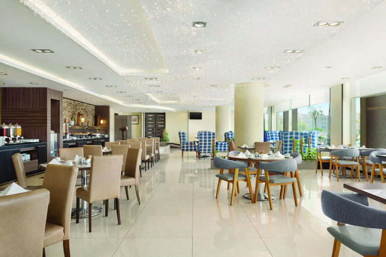 Food & Drinks 5, Howard Johnson by Wyndham Dammam, Dammam
