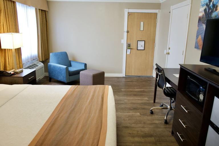 Bedroom 3, Best Western China Lake Inn, Kern
