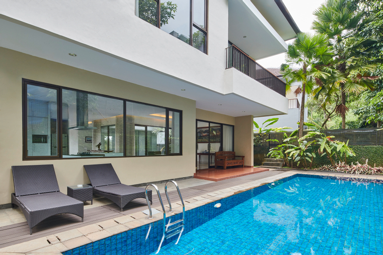 Permai 7A Villa 4BR with private pool, Bandung