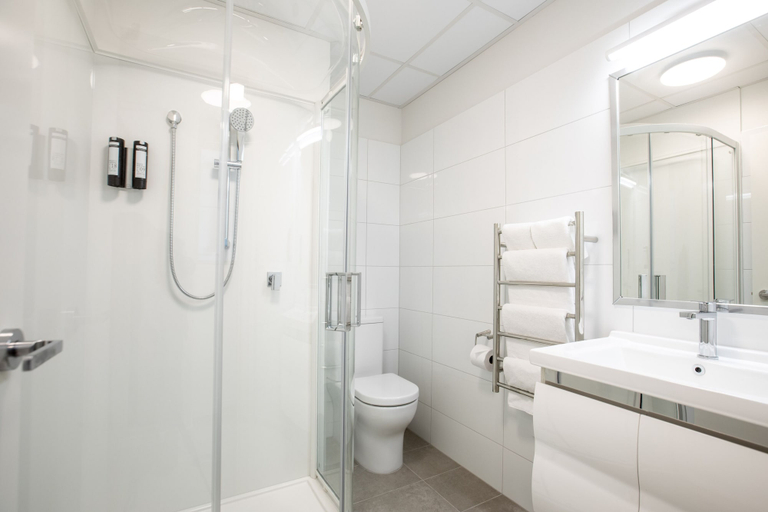 Bathroom 4, Sojourn Apartment Hotel - Riddiford, Wellington
