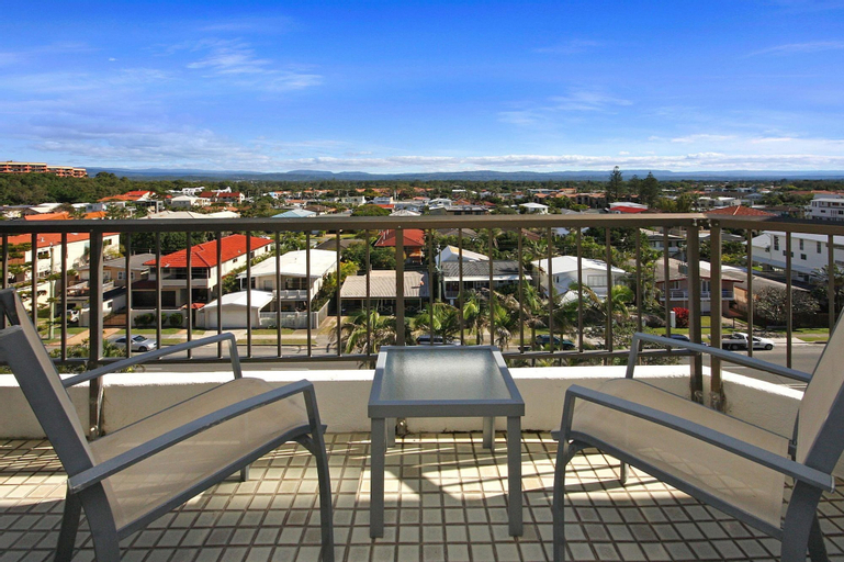Exterior & Views 3