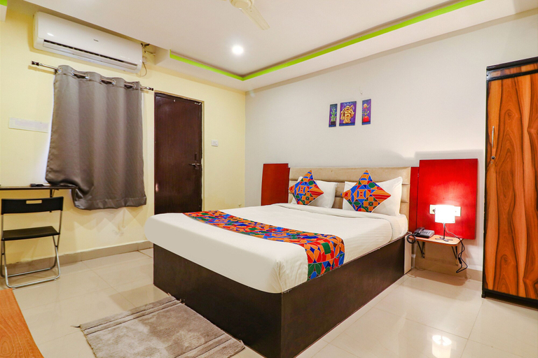 Bedroom 1, FabHotel Broholic Suites, Hyderabad