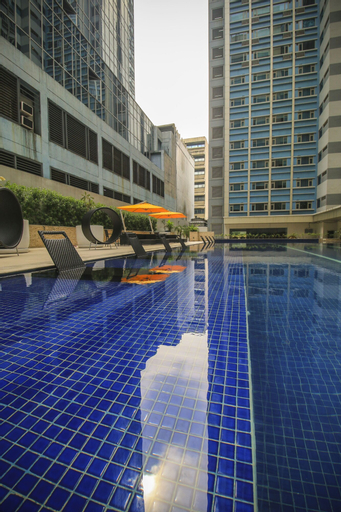 Exterior & Views 16