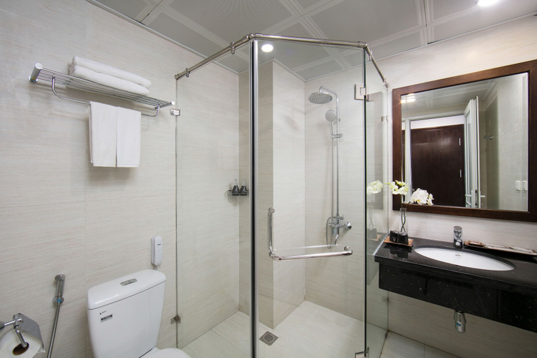 Bathroom 5, Azure Sapa Hotel, Sa Pa