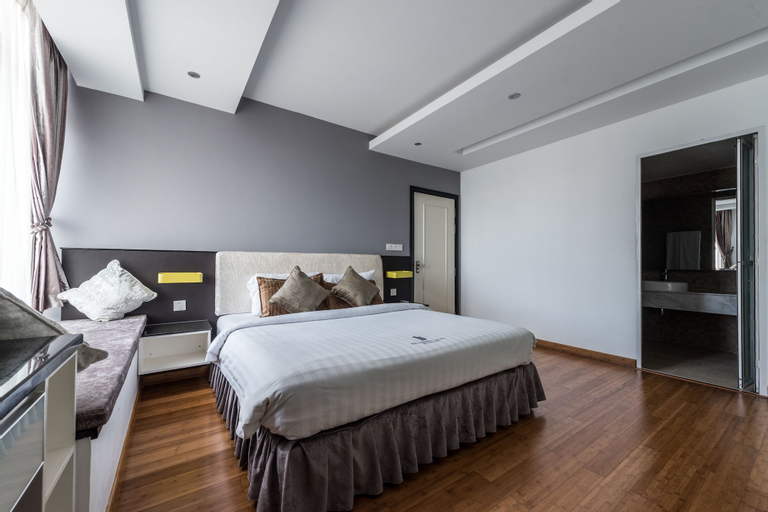 Bedroom 24