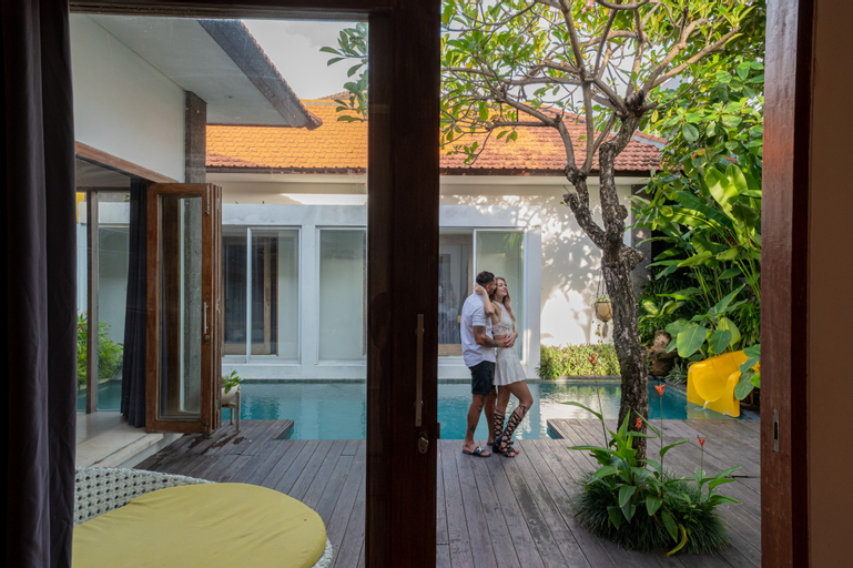 Exterior & Views 24
