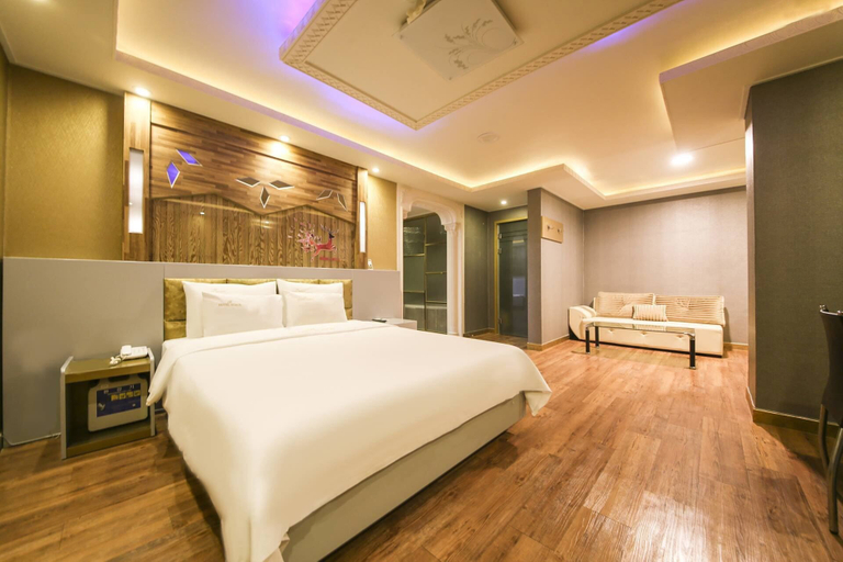 Bedroom 4, Bobos Hotel, Cheonan