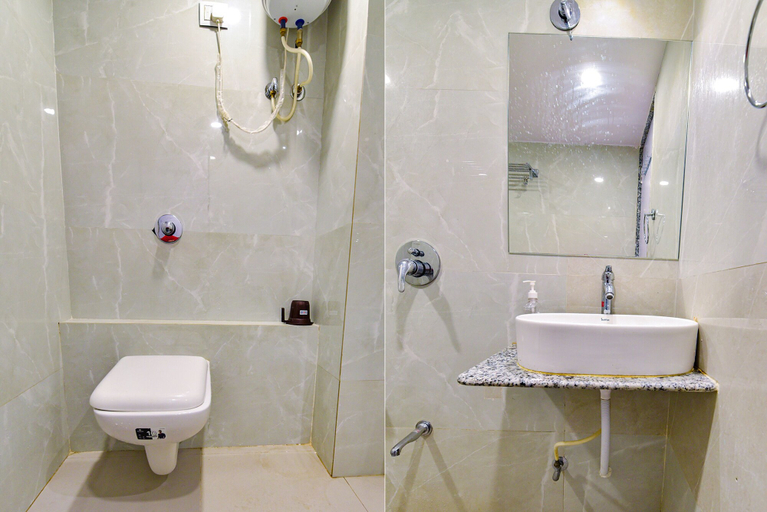 Bathroom 3, Fabexpress Canada, Ahmadabad