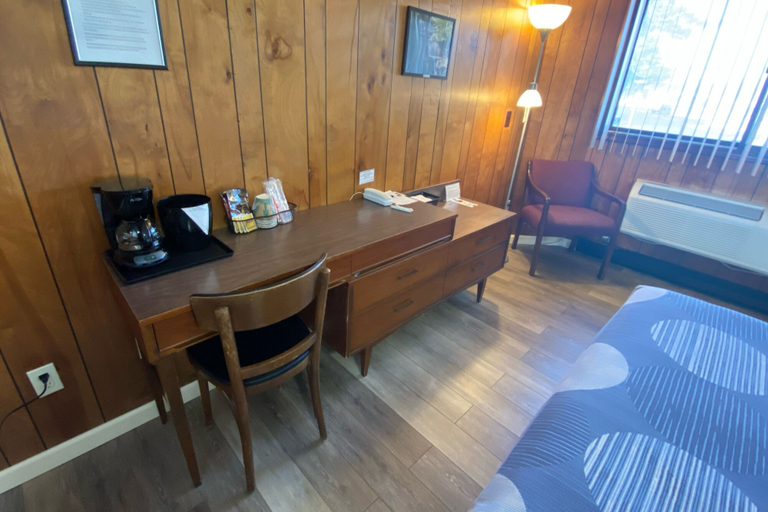 Others 5, Waterway Inn, Cheboygan