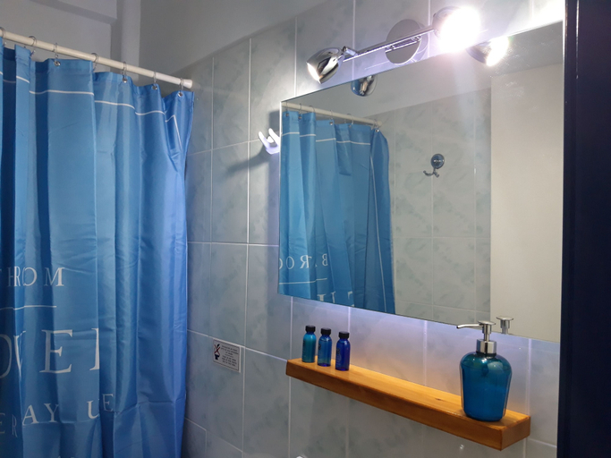 Bathroom 5, Iliachtida, South Aegean