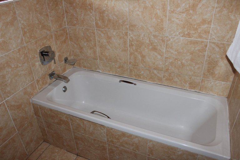 Bathroom 4, Kessas Holiday Home, Ngamiland East